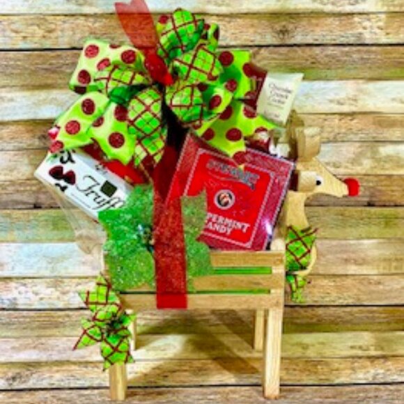 Handmade WOODEN REINDEER PLANTER BOX - Picture 6 of 7